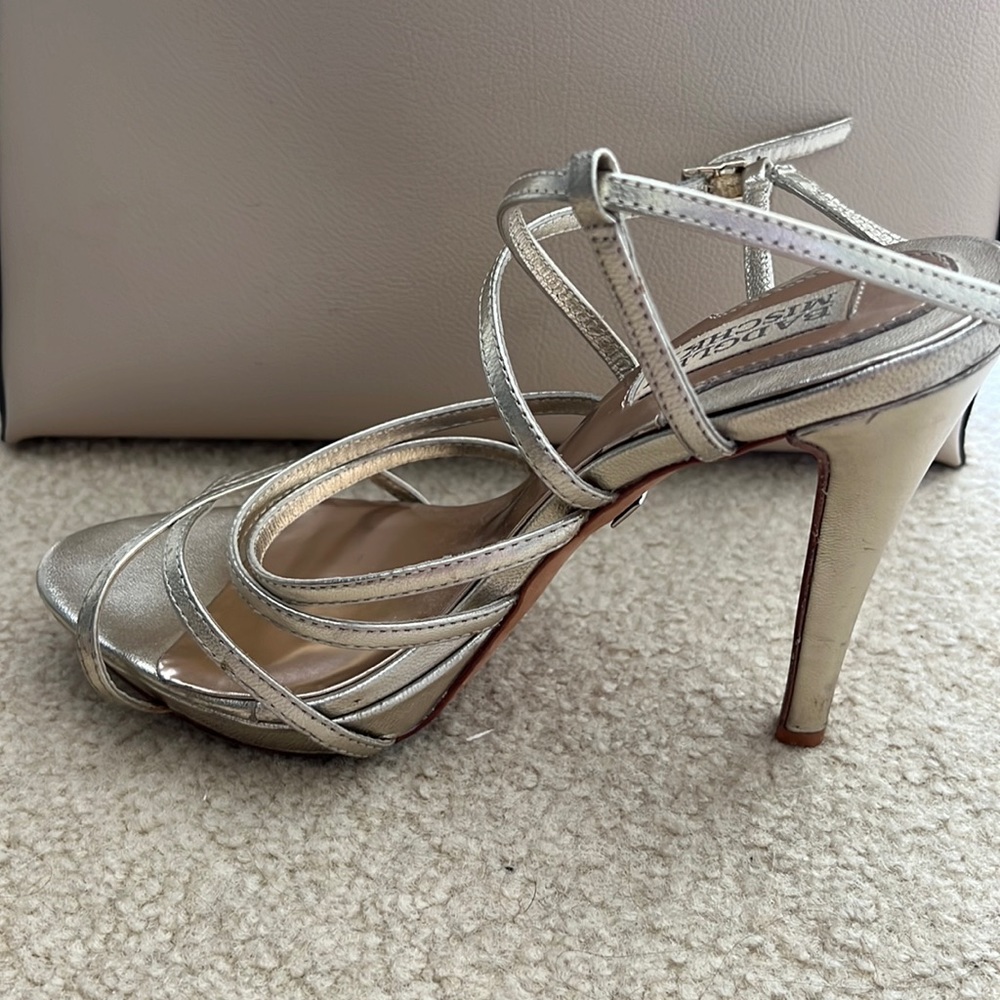 Platinum Badgley Mischka strapped heels